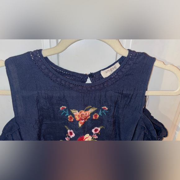Umgee Boho Sz.Medium Dark Blue Floral Embroidered Blouse w/Cold Shoulder🌸 - Picture 6 of 10